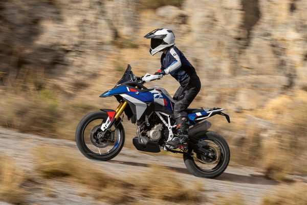 BMW F450 GS off-road