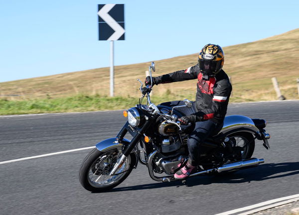 Royal Enfield Classic 650 going round a bend