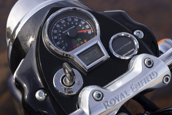 Royal Enfield Classic 650 dash