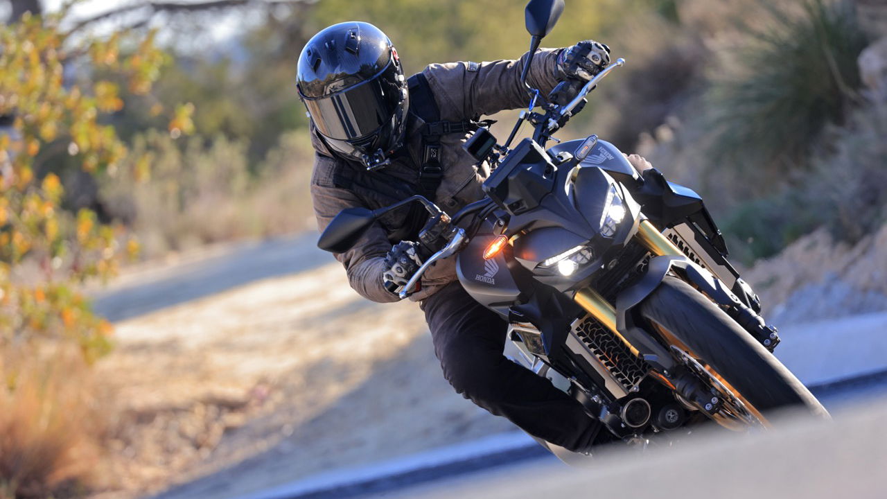 Cornering on the new CB1000 Hornet