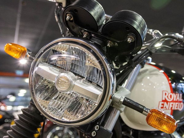 Royal Enfield Interceptor 650 headlight