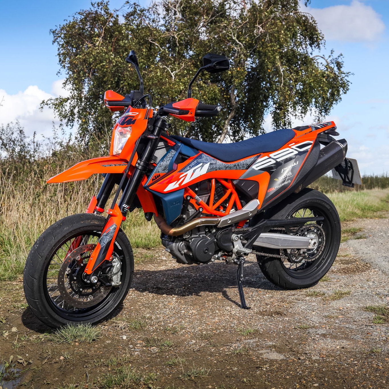 KTM 690 SMC R - front