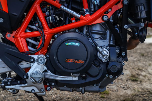 KTM 690 SMC R - engine