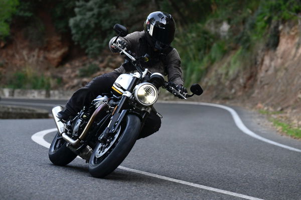 The stock Speed Twin 1200