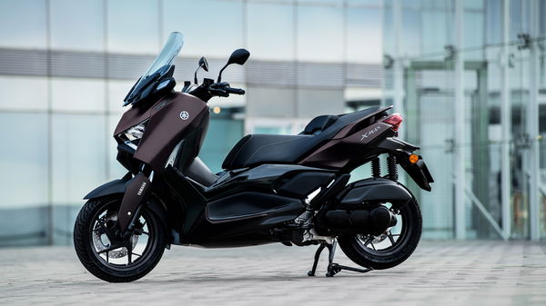 Yamaha XMAX 125 - side