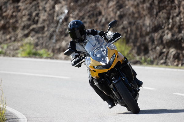 Cornering on the Tiger Sport 800