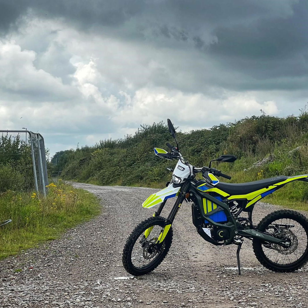 A Sur-Ron Light Bee like the one to be used by the Met Police