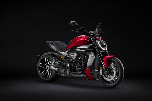 2025 XDiavel V4