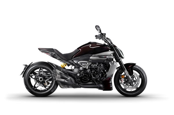 New XDiavel V4 in black