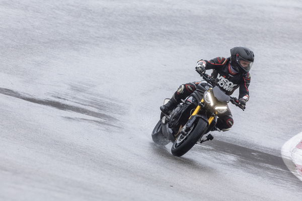 Speed Triple 1200 RS - riding track