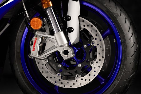 Yamaha R9 - Brembo Stylema brake calipers