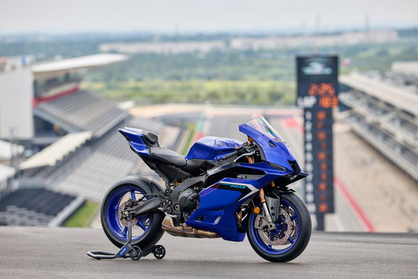 Yamaha R9 - static