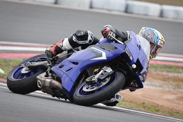 Yamaha R9 - riding