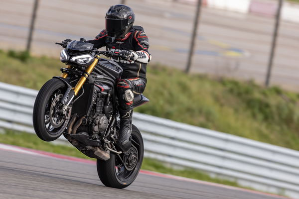 Speed Triple 1200 RS - riding wheelie