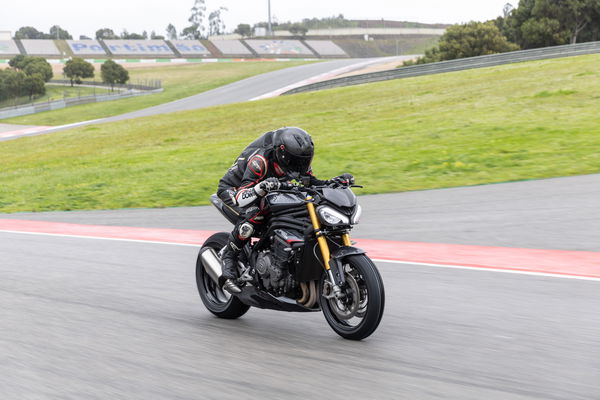 Speed Triple 1200 RS - riding track