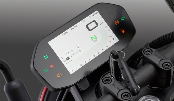 The QJMotor SRK800 - TFT dash