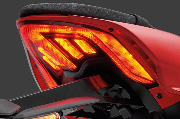 The QJMotor SRK800 - rear light