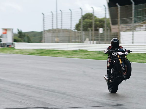 Speed Triple 1200 RS - riding wheelie