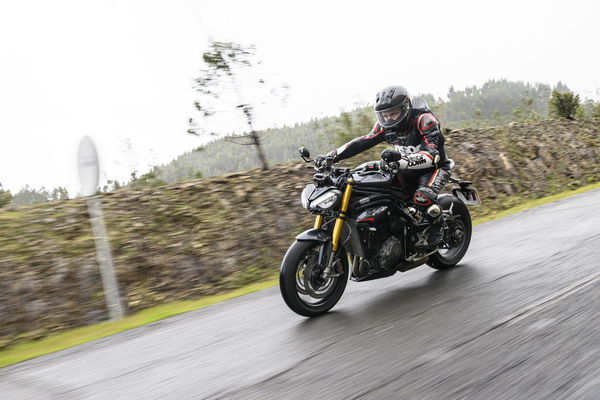 Speed Triple 1200 RS - riding road