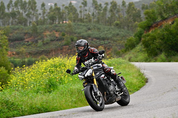 Speed Triple 1200 RS - riding road