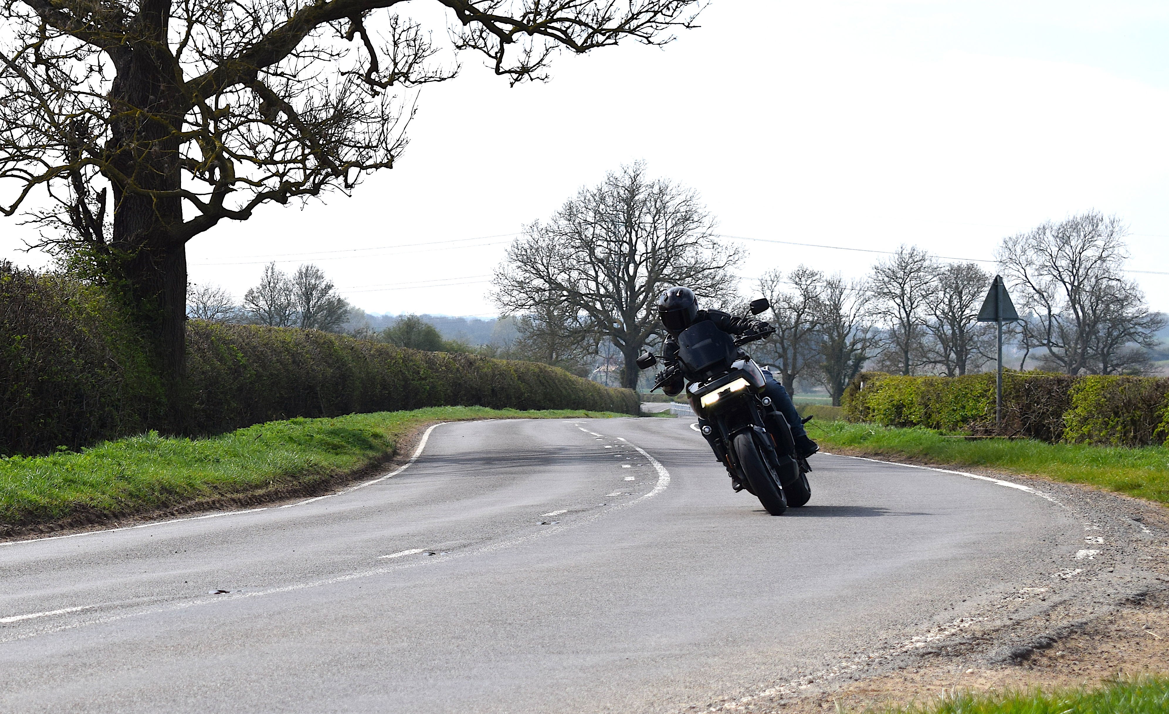 Pan America 1250 ST - riding