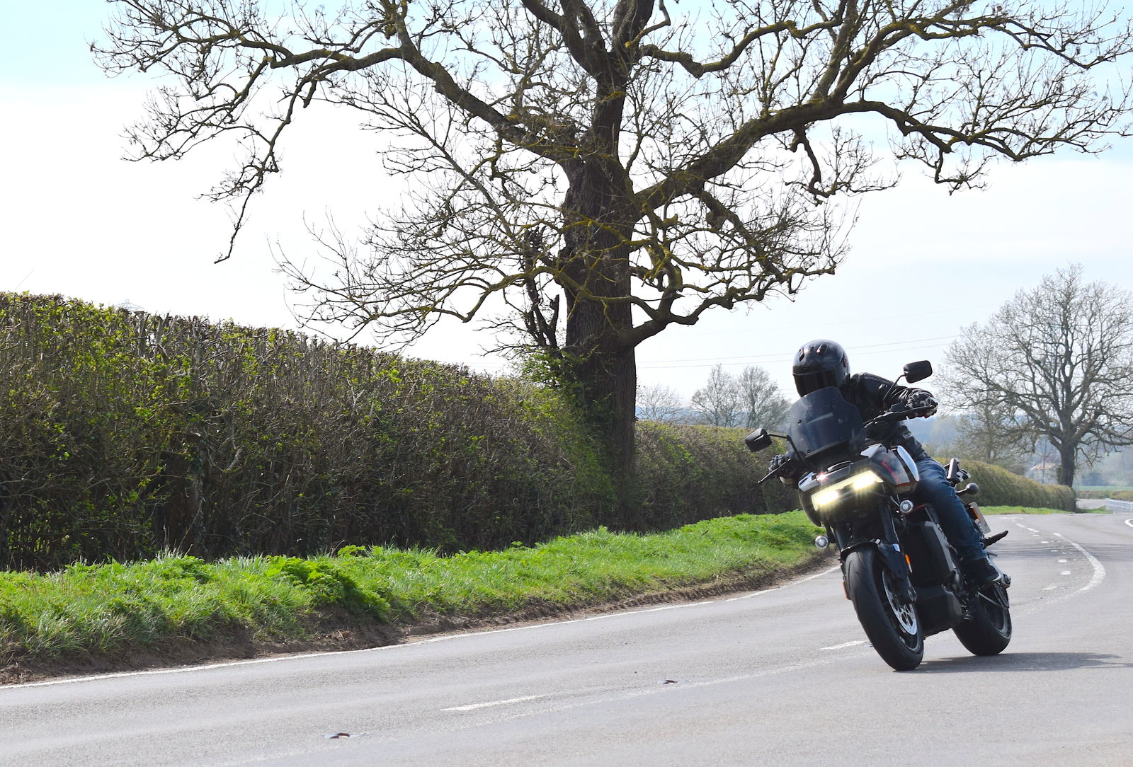 Pan America 1250 ST - riding