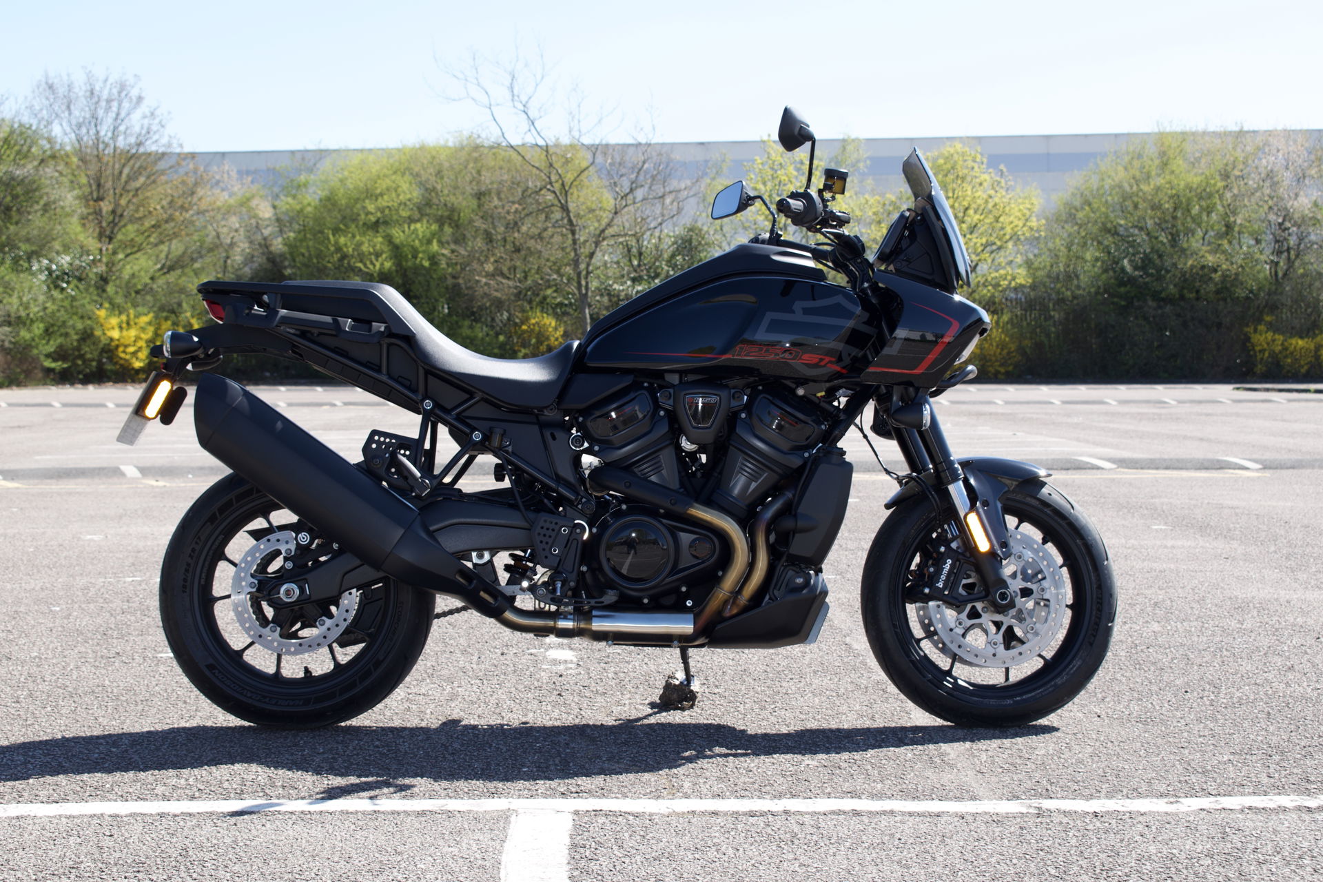 Pan America 1250 ST - static