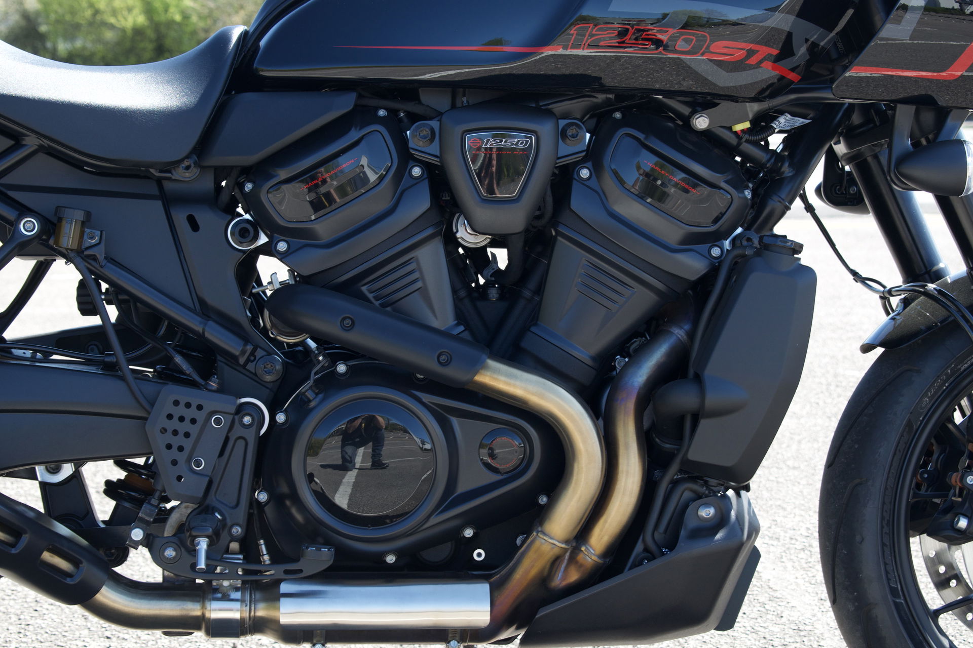 Pan America 1250 ST - engine