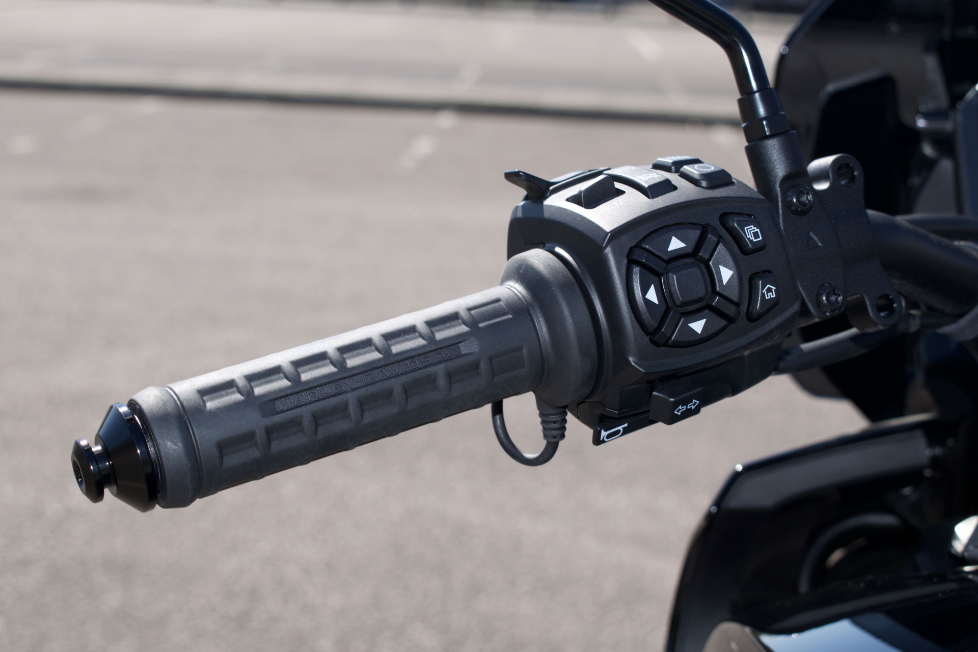 Pan America 1250 ST - switchgear