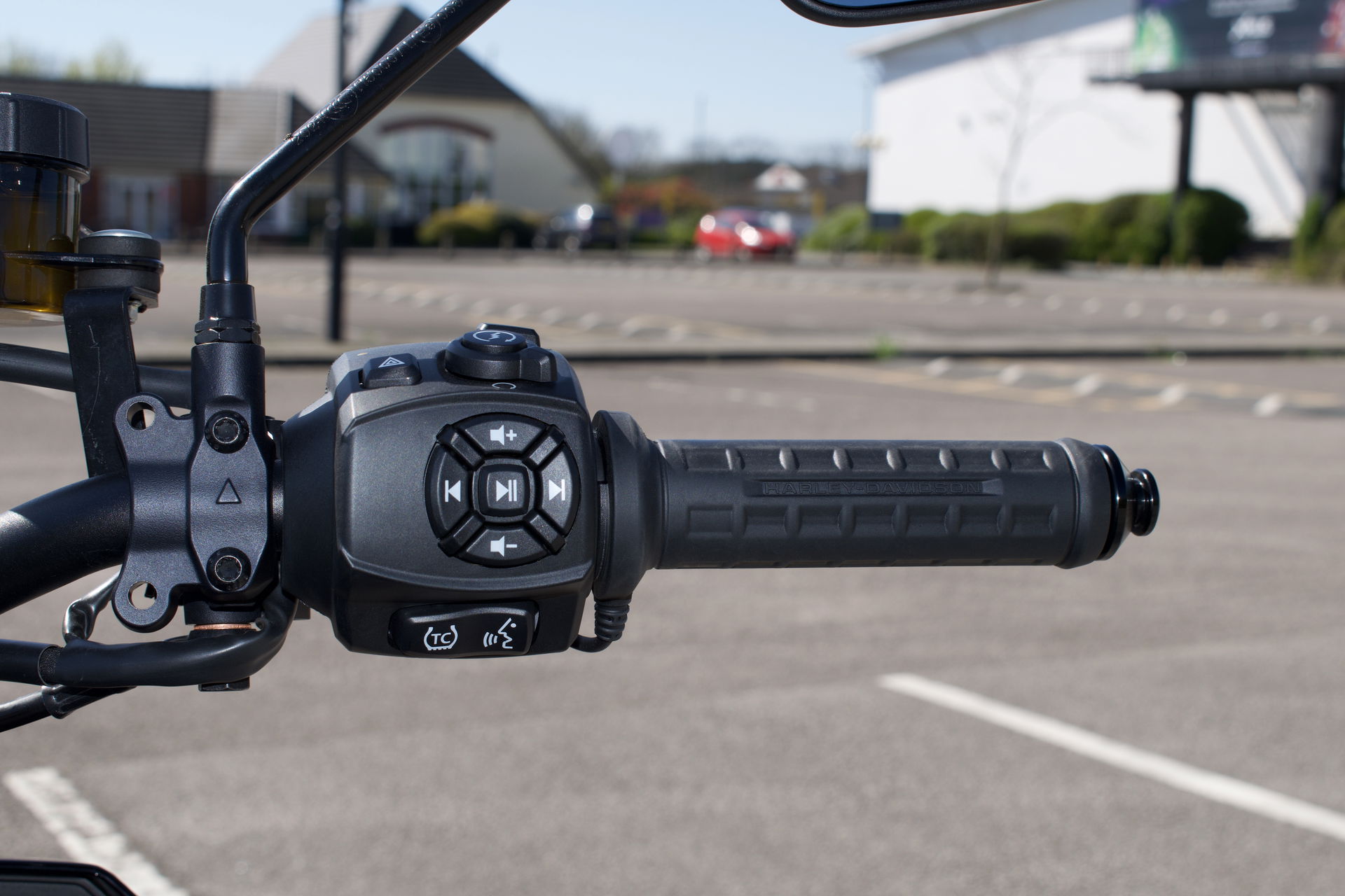 Pan America 1250 ST - switchgear