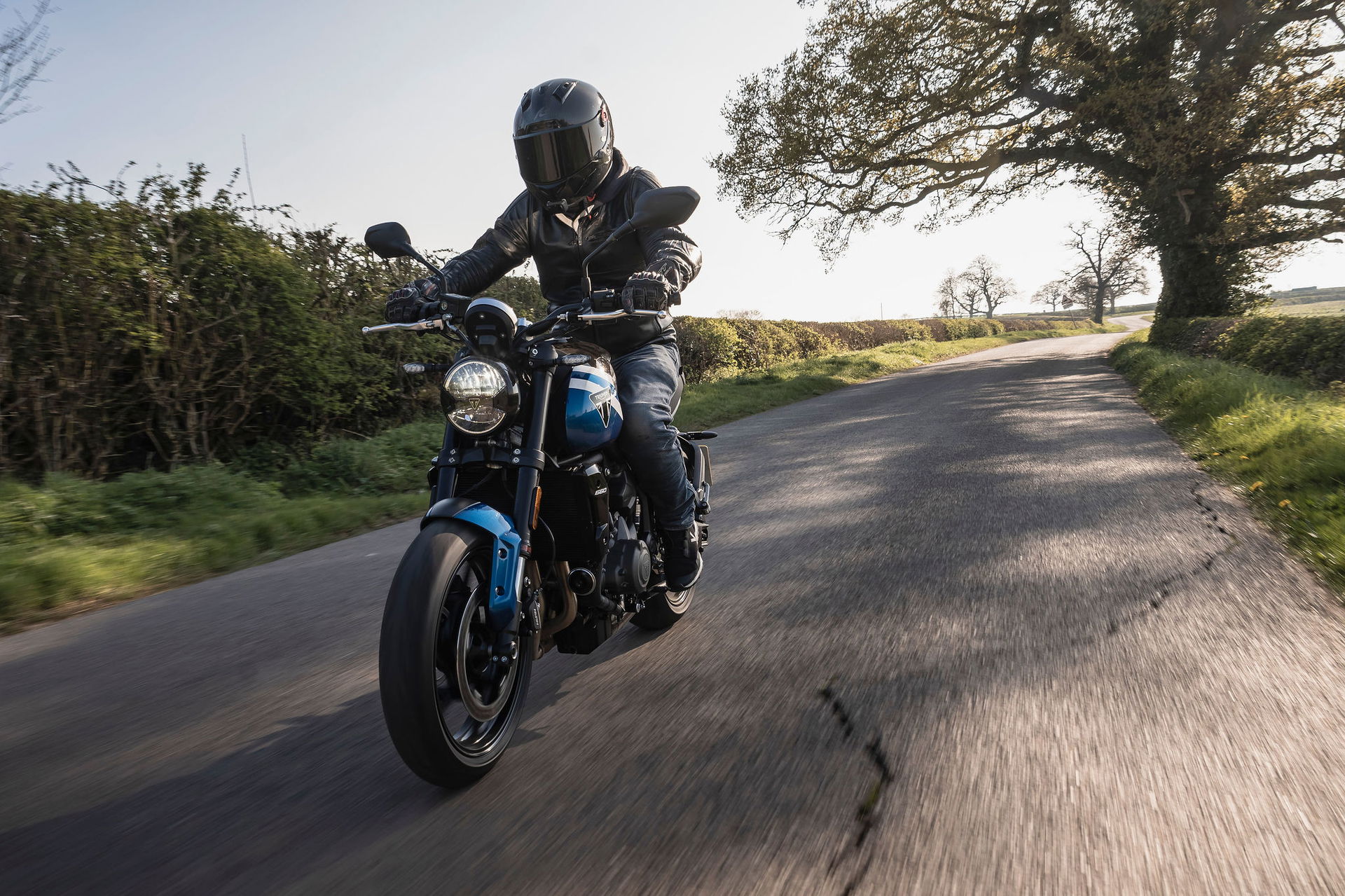 Trident 660 - riding