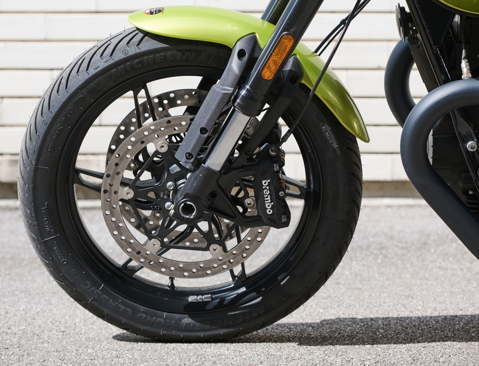 The V7 Sport - detail