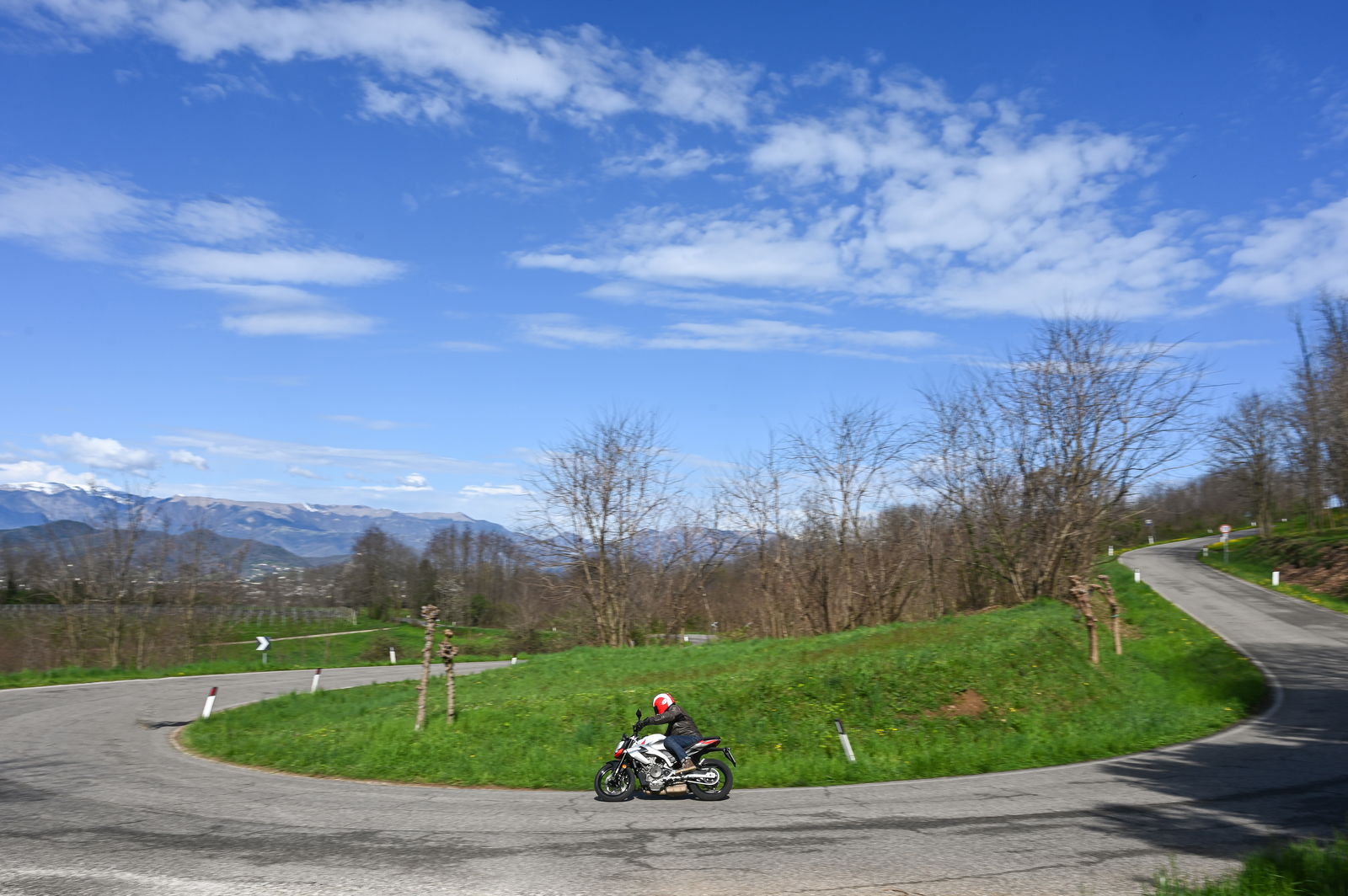 Tuono 457 - riding