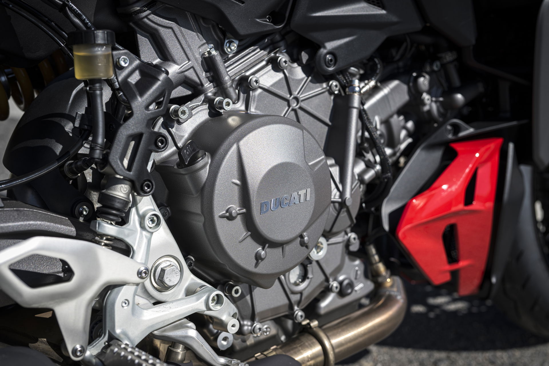 Streetfighter V2 S - engine