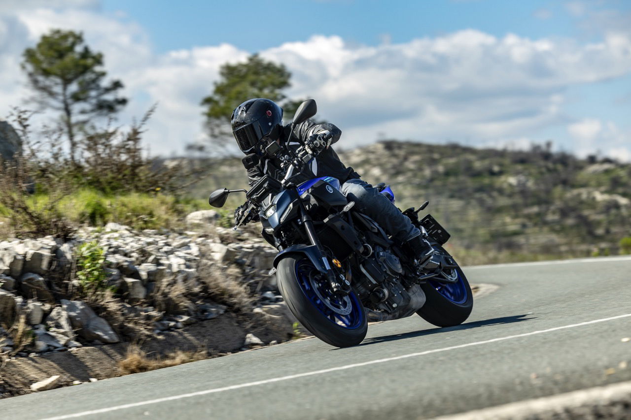 Yamaha MT-07 - riding