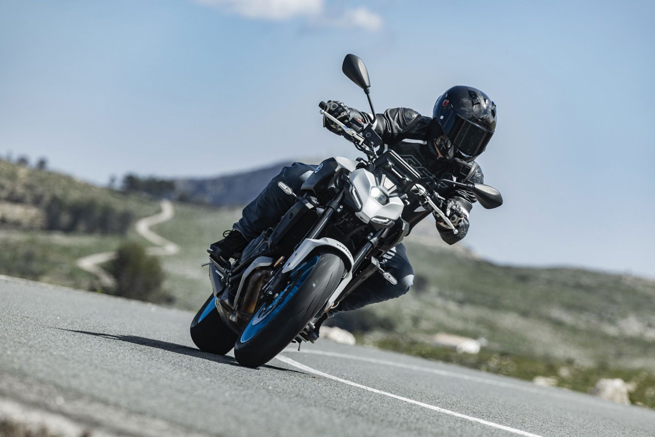 Yamaha MT-07 - riding
