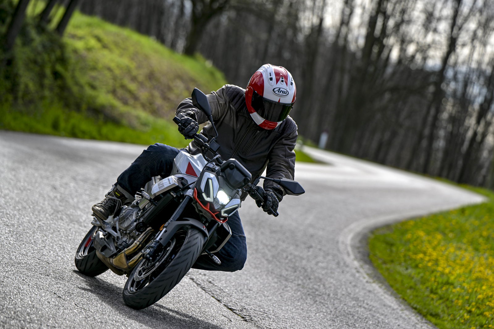 Tuono 457 - riding