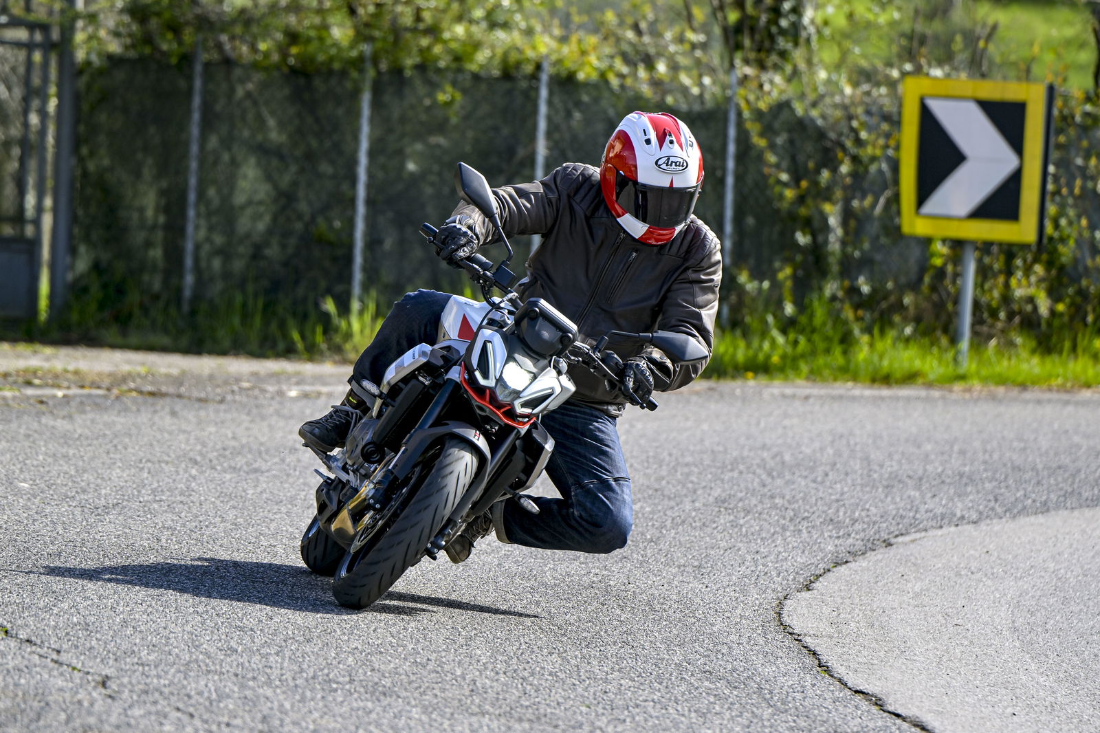 Tuono 457 - riding