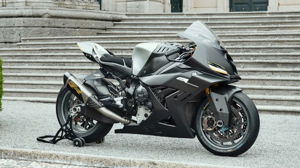The BMW Concept RR