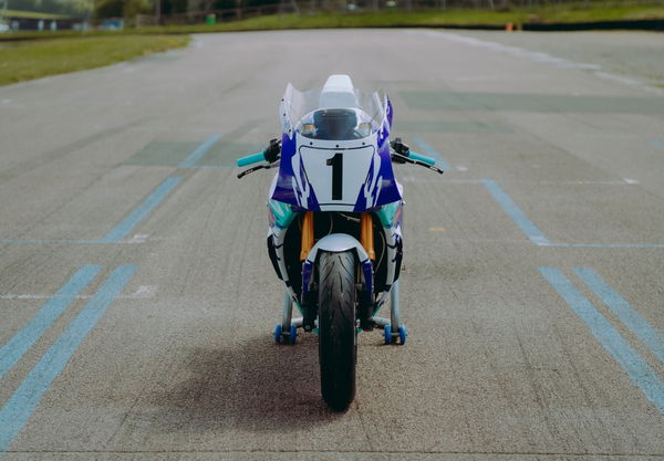 The Haxch Moto XZR900 Thunderbolt