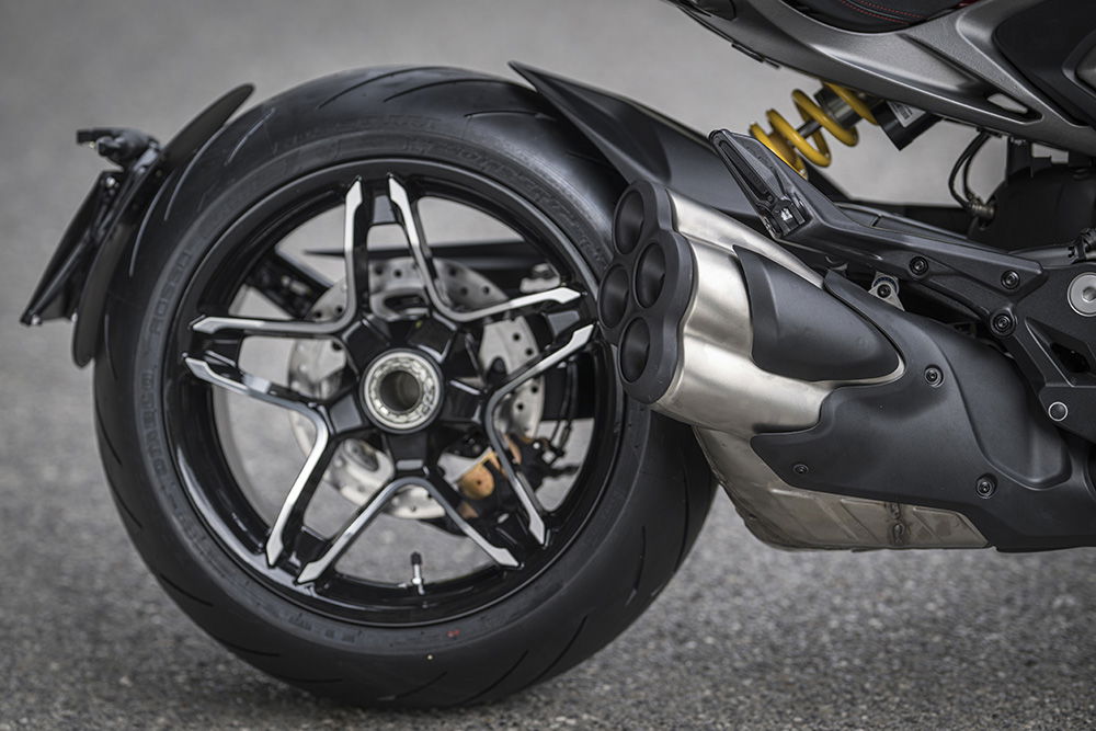 2025 XDiavel V4 - detail