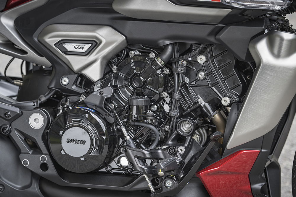 2025 XDiavel V4 - detail