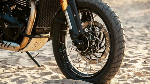 The Scrambler 400 XC - detail