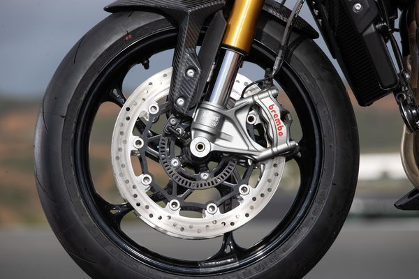 Speed Triple 1200 RX - detail