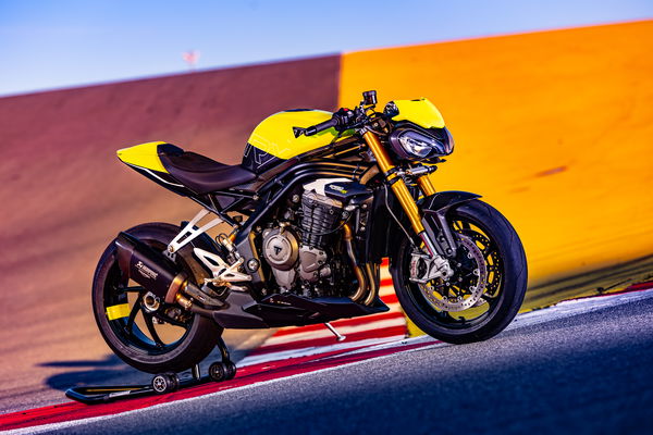 Speed Triple 1200 RX - static