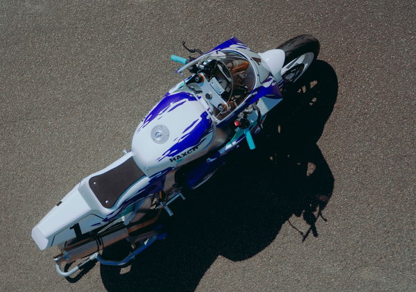 The Haxch Moto XZR900 Thunderbolt