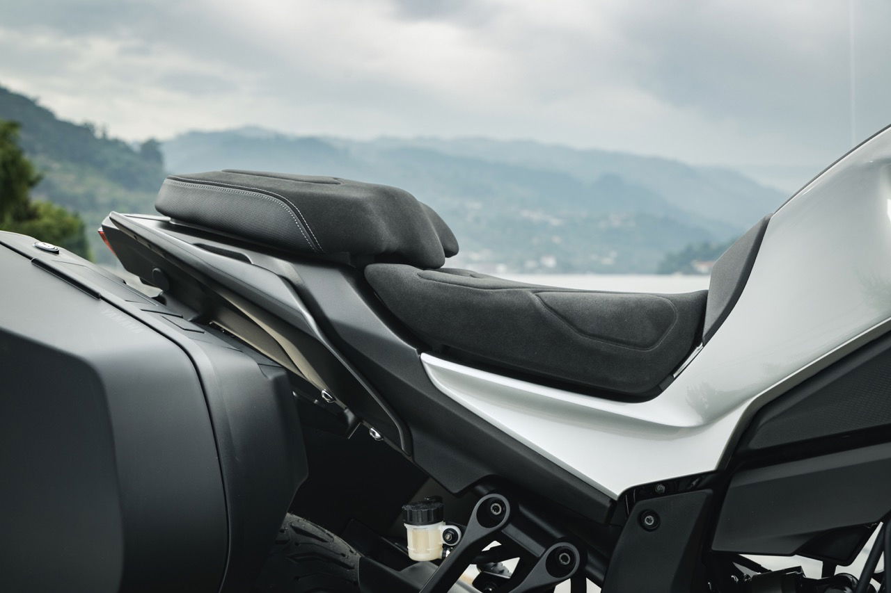 The seat of the Tracer 7 GT is specific to the model and features gel inserts