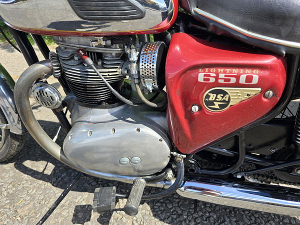 A BSA A65 Lightning