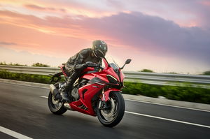 The QJMotor SRK 800 RR - Riding