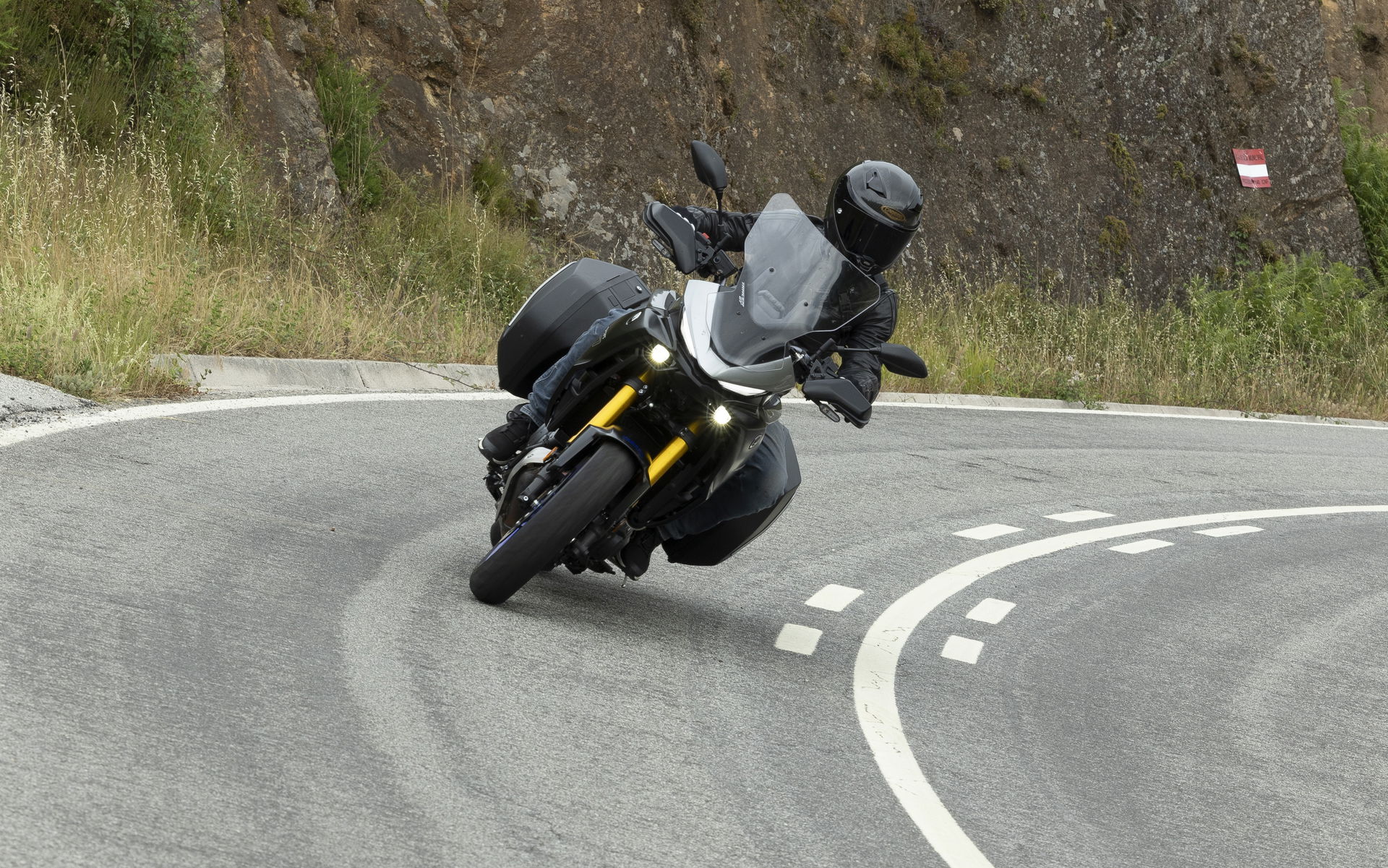 The 2025 Yamaha Tracer 7 GT - riding